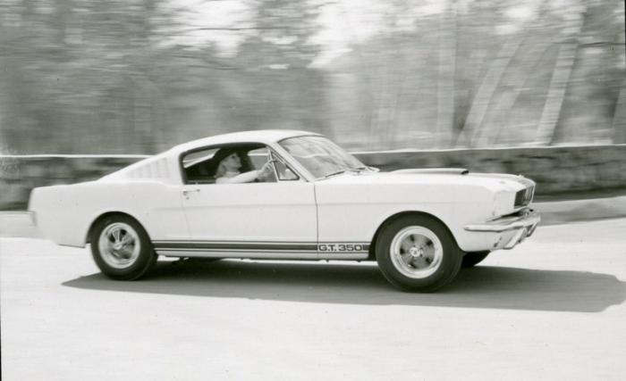 Вечная классика: Мустанг Шелби GT500 1967 года (13 фото + видео)