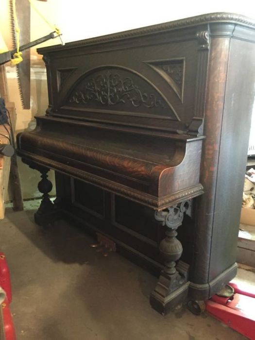 Компьютерный стол из старого пианино (15 фото)