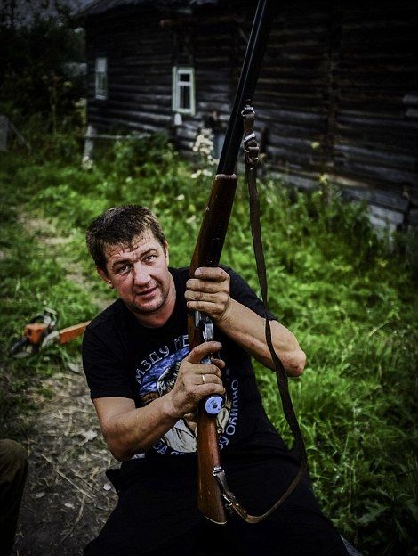Жизнь в полузаброшенных деревнях Московской области (17 фото)