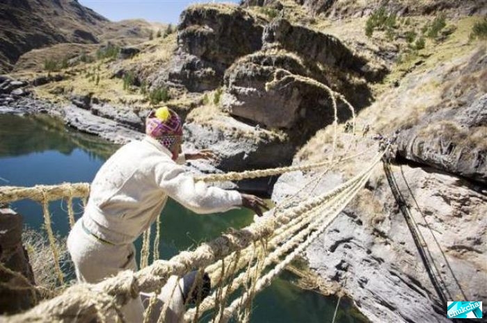 Qeswachaka - висящий мост в Перу (15 фото)