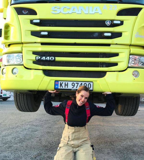 Гунн Нартен - самая привлекательная женщина-пожарный (11 фото)
