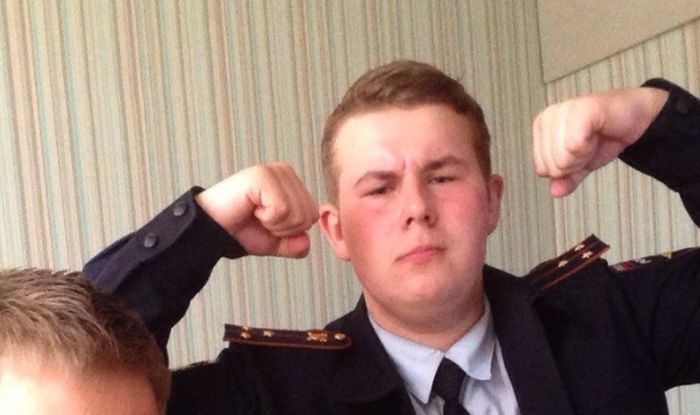 17-летний москвич в течение года выдавал себя за полицейского (2 фото)