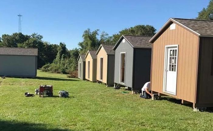 В США построили деревню для бездомных ветеранов  (7 фото)