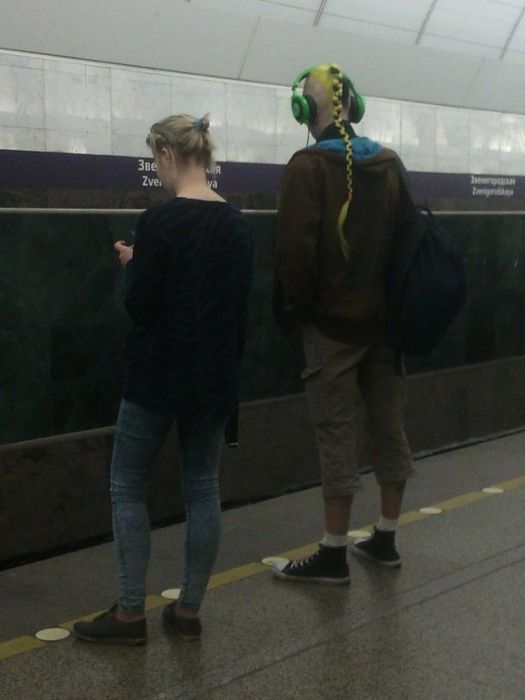 Модники из российского метро (40 фото)