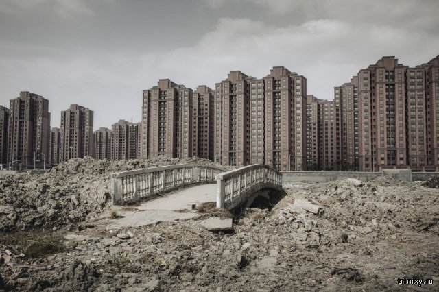 Незаселенные города-призраки в Китае (9 фото)