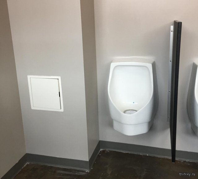 Туалет только для персонала? (3 фото)