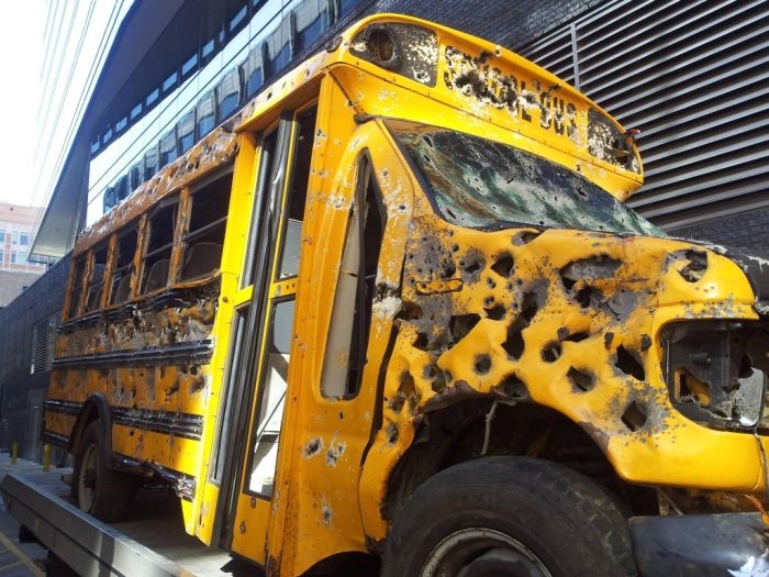 Что могло произойти с этим автобусом (6 фото)