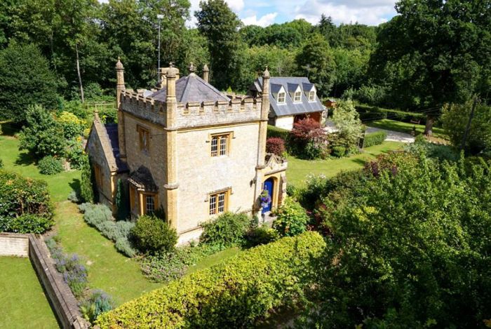 Маленький замок Великобритании продают за полмиллиона фунтов стерлингов (12 фото)