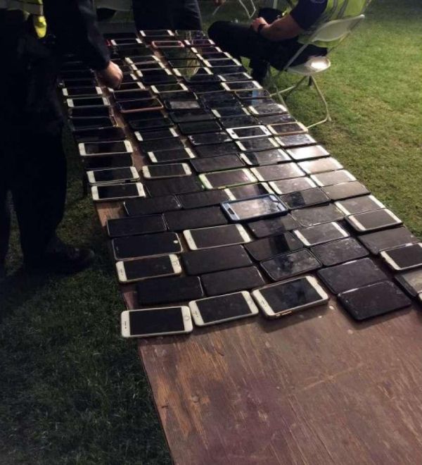 На фестивале «Коачелла» вор украл более 100 телефонов в течение дня (2 фото)
