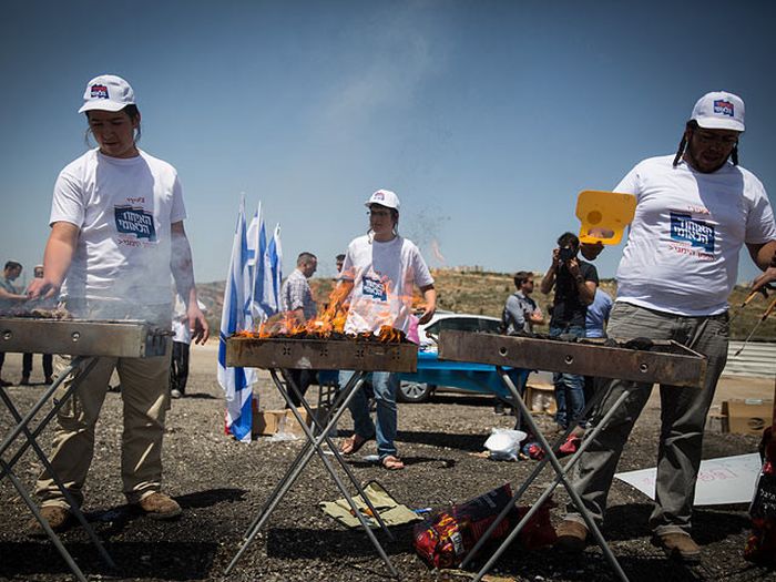 Необычная акция В Израили (5 фото)