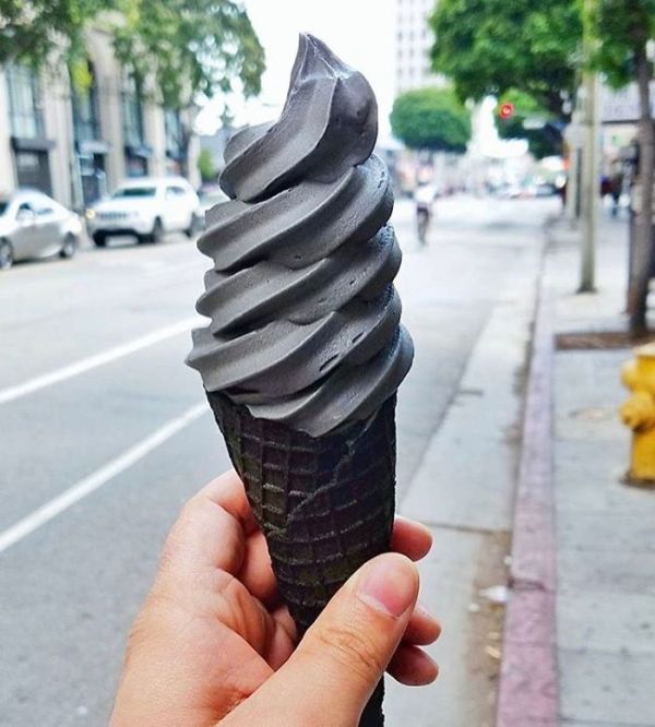 Черное мороженое (20 фото)