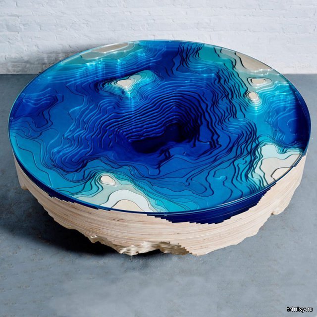 Многослойные дизайнерские столы с морской топографией (11 фото)