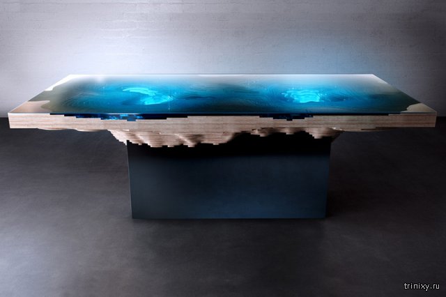 Многослойные дизайнерские столы с морской топографией (11 фото)
