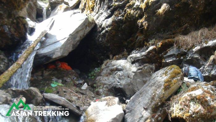 В Гималаях нашли туриста, пропавшего 47 дней назад (8 фото)