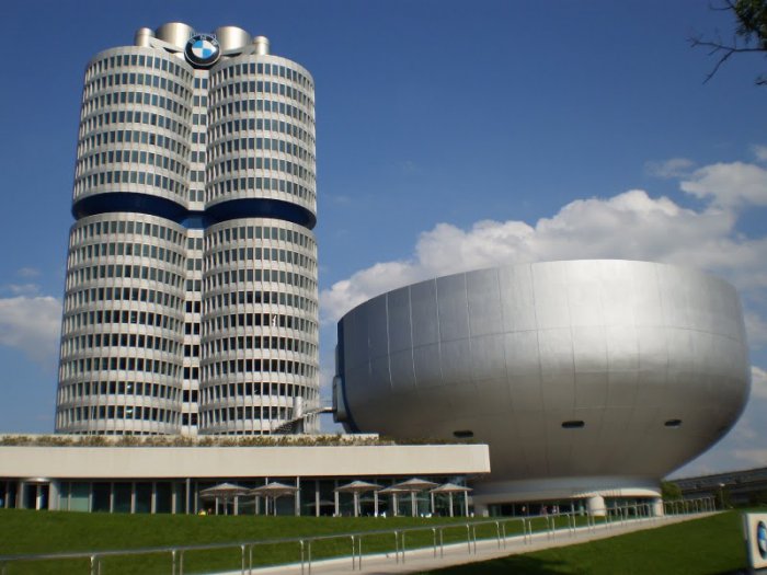 Музей BMW в Мюнхене (25 фото)