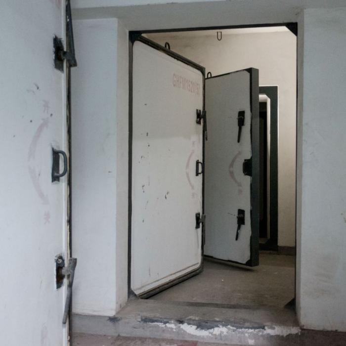 Больше миллиона китайцев живут в подземных бункерах времен холодной войны (16 фото)
