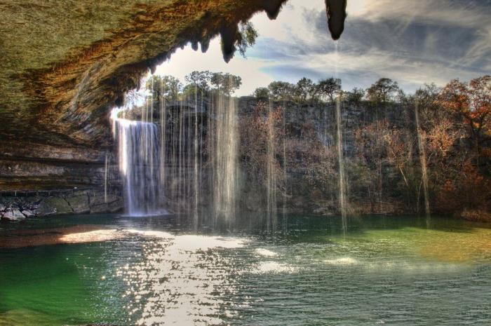   Hamilton Pool (16 )