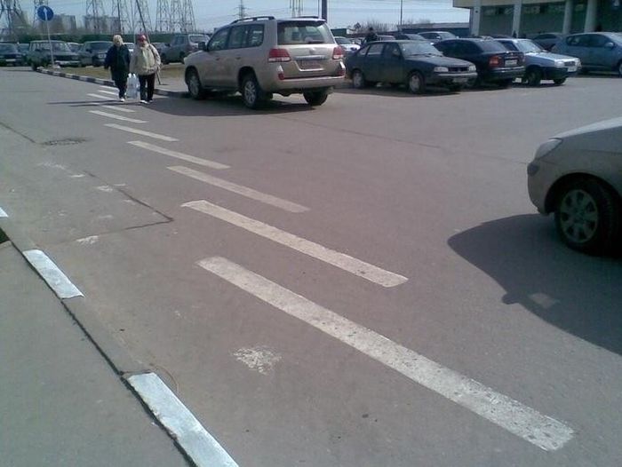Суровые российские пешеходные переходы (18 фото)
