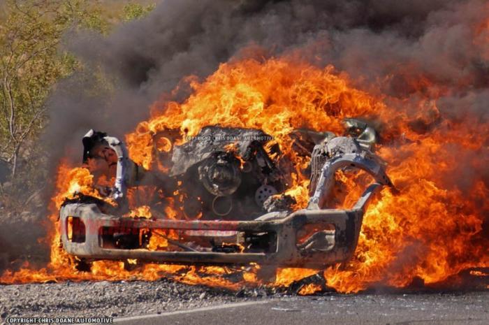 Во время тестов полностью сгорел пикап Ford (27 фото)