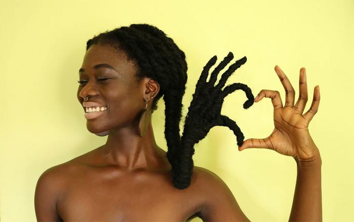 Художница из Кот-д’Ивуар делает скульптуры из собственных волос (12 фото)