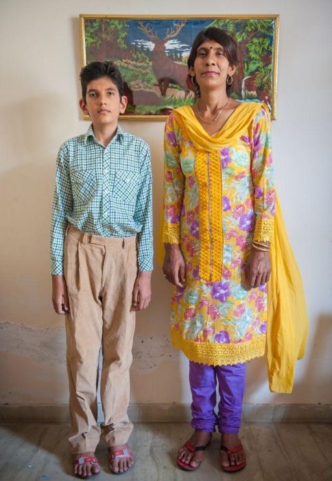 В Индии живет самый высокий 8-летний мальчик в мире (13 фото)