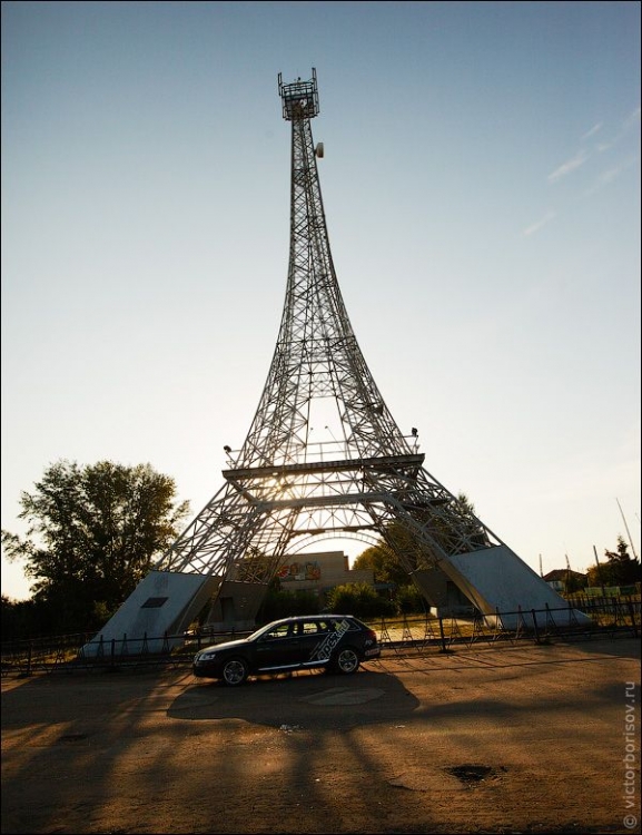 Эйфелева башня в Париже (6 фото)