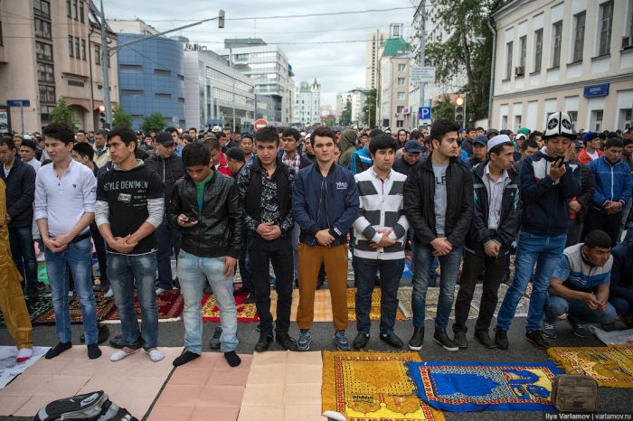 Мусульмане Москвы отметили Ураза-байрам (35 фото)