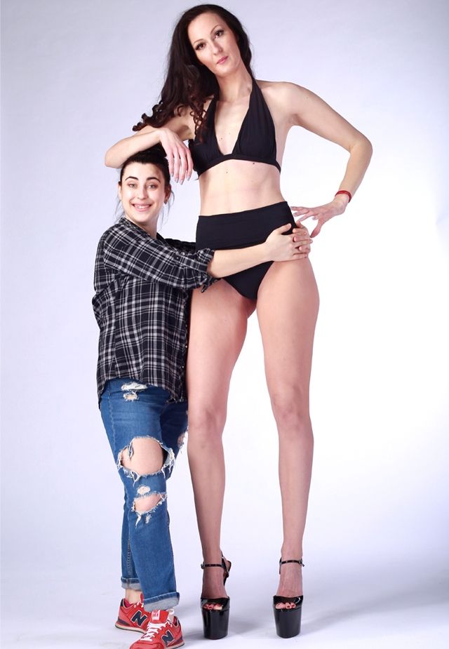 Российская баскетболистка намерена стать женщиной с самыми длинными ногами в мире (9 фото)