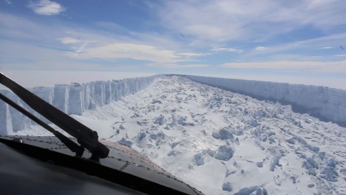 В Антарктиде откололся айсберг массой триллион тонн (5 фото)