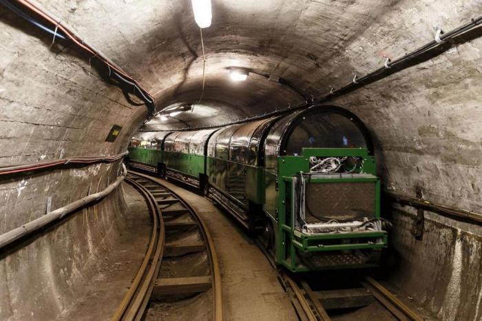 Экскурсия по лондонской подземной почтовой железной дороге  (11 фото)