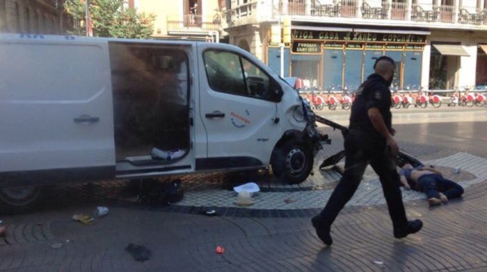 Теракт в Барселоне (10 фото)