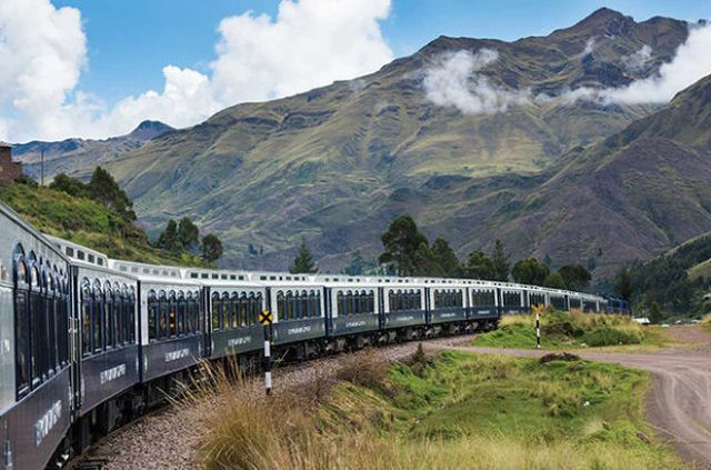 В Южной Америке запустили экскурсионный поезд-отель  (11 фото)