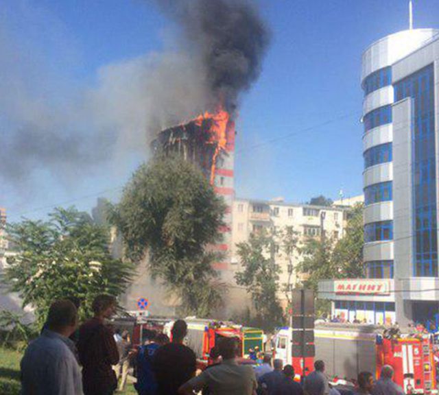 Пожар в 10-этажной гостинице в центре Ростова-на-Дону (10 фото)