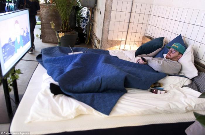 Бар «Похмелье» в Амстердаме помогает пережить тяжелое время (9 фото)