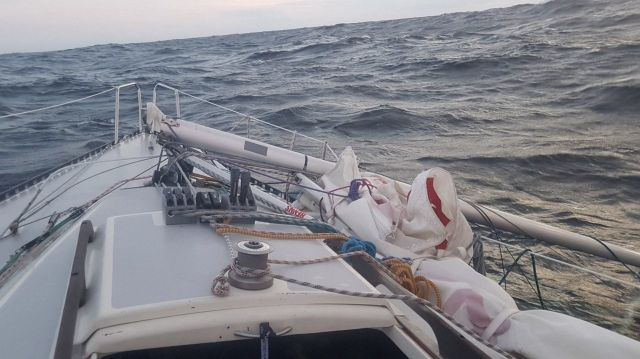 В Балтийском море найдена дрейфующая яхта-призрак (2 фото)