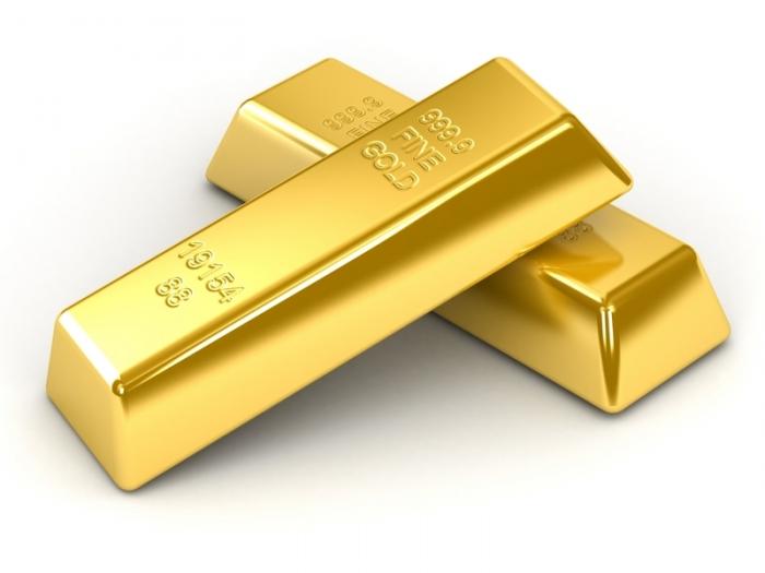 Китаец пытался вывезти из России почти 4 кг золота, спрятанного в обуви (2 фото)