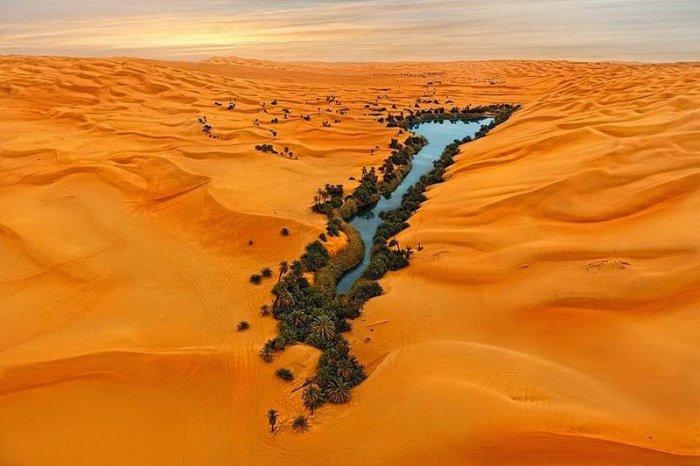 Аномалии песчаного моря Убари (10 фото)