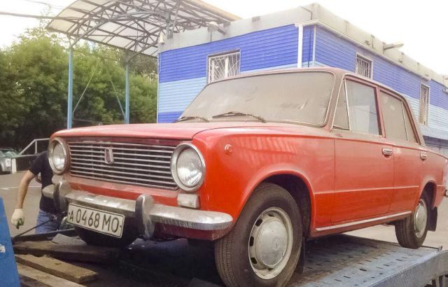 35-летний ВАЗ-2101 с пробегом 383 км продают за 1,5 млн рублей (18 фото)