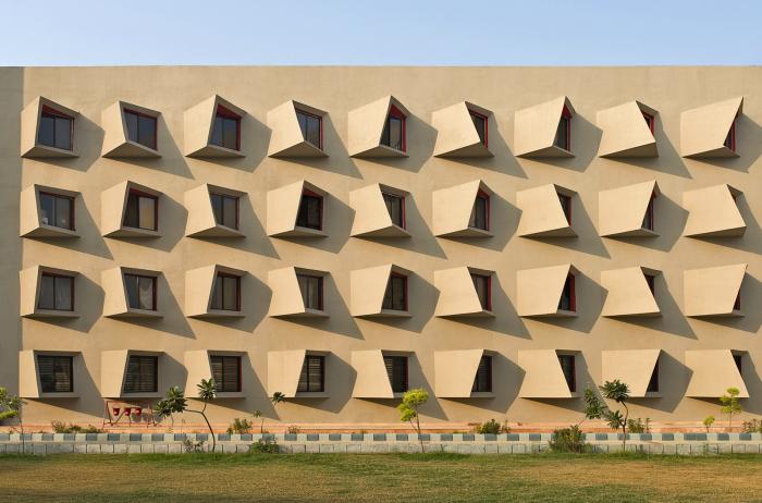 Индийский студенческий хостел на 800 комнат (19 фото)
