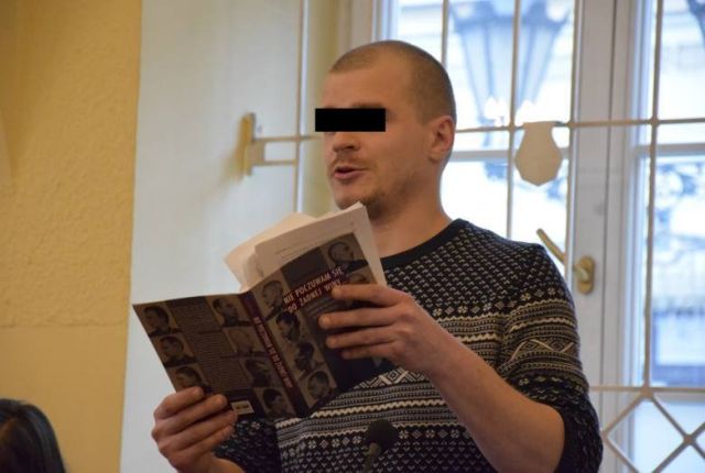 Белорусы получили тюремные сроки за скандальный перформанс в Освенциме (3 фото)