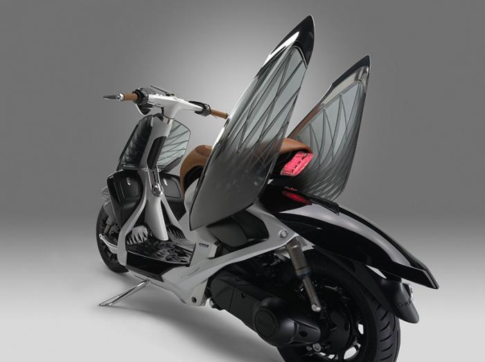 Yamaha представил скутер с крыльями лебедя (9 фото)