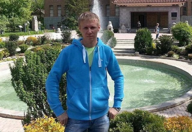 Погибший в Сирии летчик Роман Филипов награжден званием Героя России (2 фото)