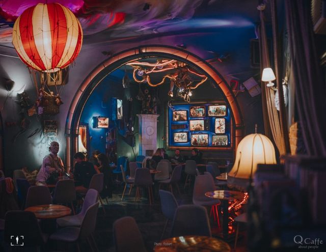 Поразительный румынский бар (17 фото)