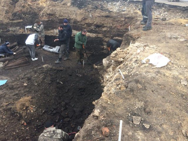 В Туле обнаружили 30 гробов с останками XVIII века (9 фото)