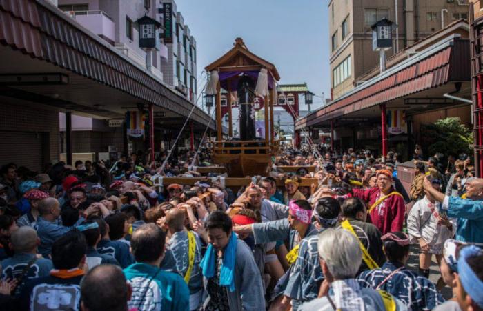 Самый странный фестиваль Японии (12 фото)