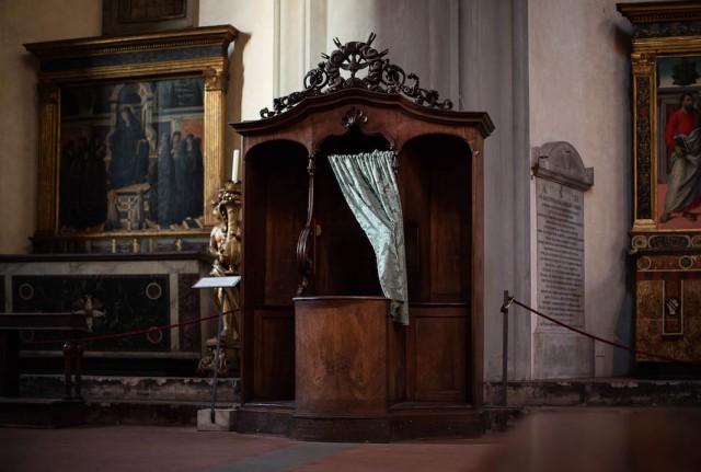 Исповедальни в итальянских церквях  (10 фото)