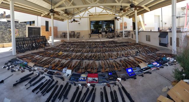 В доме пожилого американца обнаружили огромный арсенал оружия (4 фото)