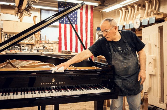 Экскурсия в мастерскую для изготовления пианино Steinway (12 фото)
