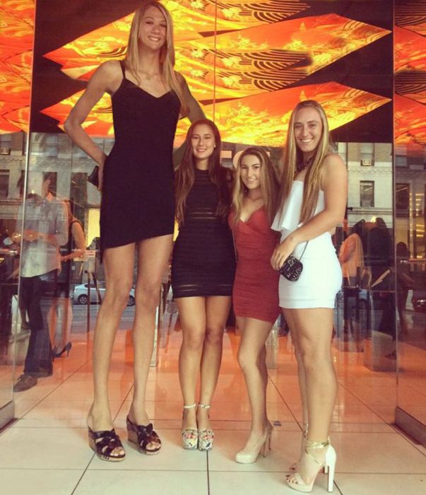 Почему высокие девушки волнуют мужчин?