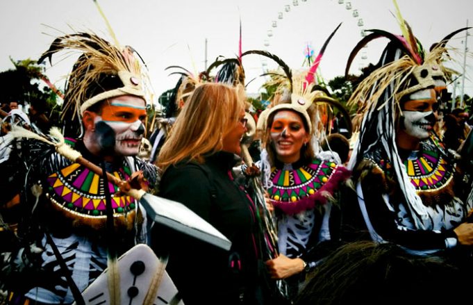 Самые яркие карнавалы из разных стран мира (8 фото)